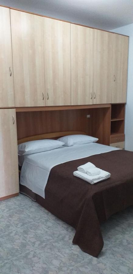 Bed and Breakfast Rosy House Скалея Экстерьер фото